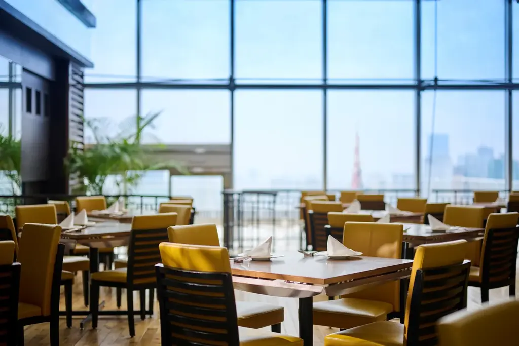 春の訪れを告げる華やかなスイーツ＆セイボリーが登場　いちごと桜のスプリングアフタヌーンティー 画像 9