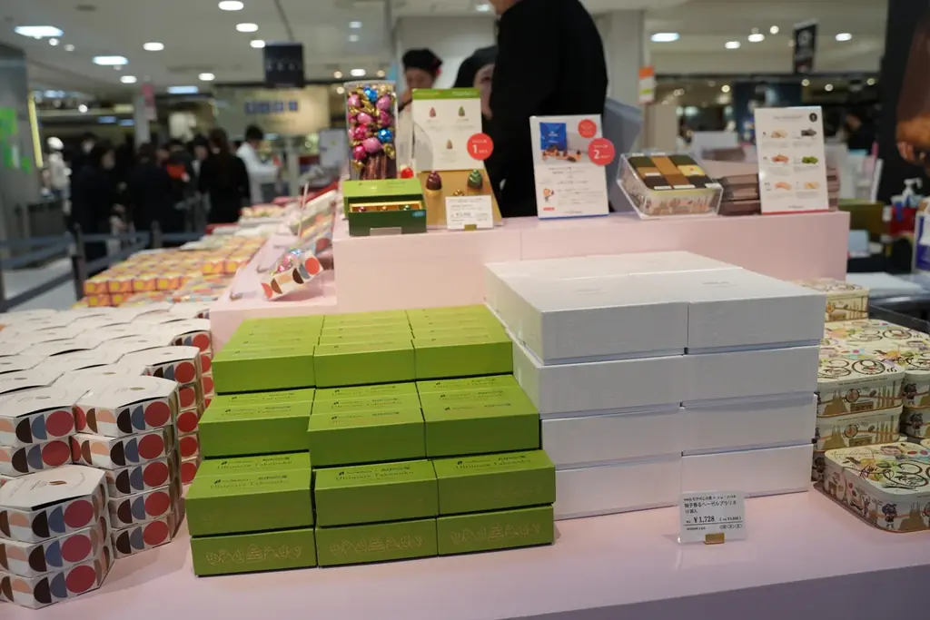 日本最大級のチョコの祭典で即完売！バレンタインシーズンに、「和」をテーマに＋αのひと味を加えた「きのこの山」「たけのこの里」２商品が同時に全国発売決定！ 画像 6