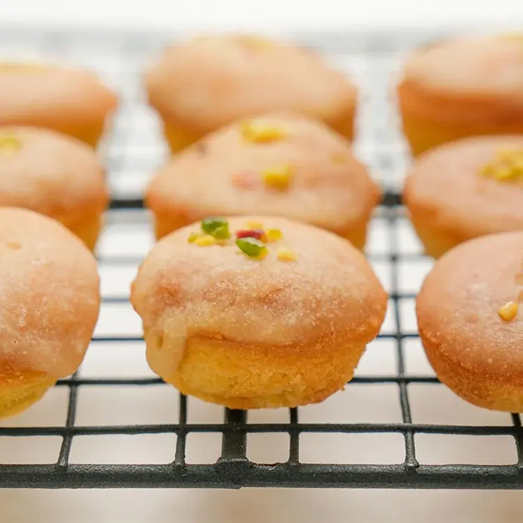 【瀬戸内レモンを皮ごと贅沢に】甘酸っぱいアイシングとシャリシャリ食感が楽しい『瀬戸内レモンのひとくちケーキ』をスナックミーオンラインストアで期間限定発売 画像 3