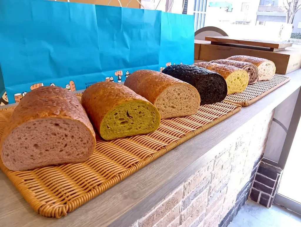 ２月２５日円頓寺エリアに生ソフトフランスパンの専門店『かふぇばるNIJI』がグランドオープン！７種類のフレーバーを楽しめる唯一無二の専門店が名古屋に初登場 画像 6