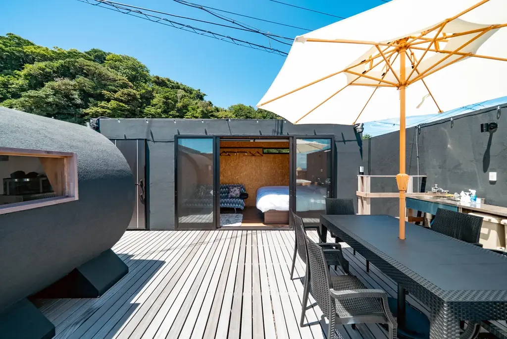 【土日も対象・全日20％OFF】“プライベートビーチを独占する”全棟サウナ＆温水ジャグジー付き海辺のグランピング「STOKED private villa 松輪」お得なキャンペーンを販売開始！ 画像 2