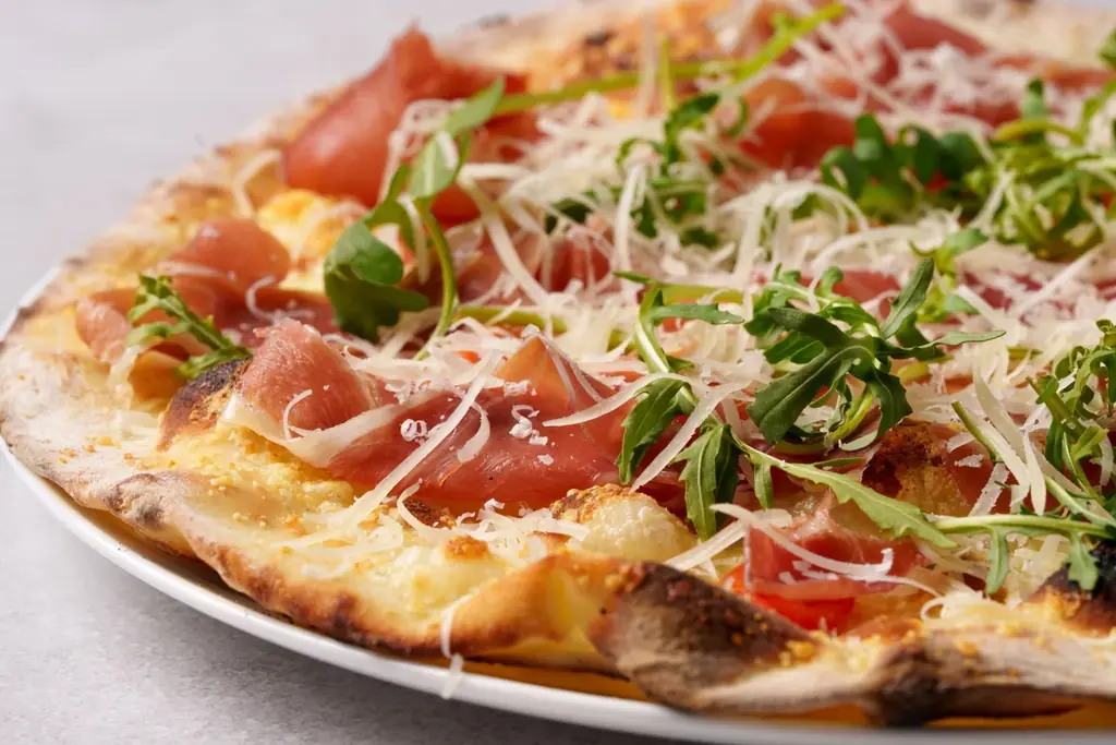 毎週金曜日限定「Happy Friday Pizza Night」プランが登場！ 画像 2