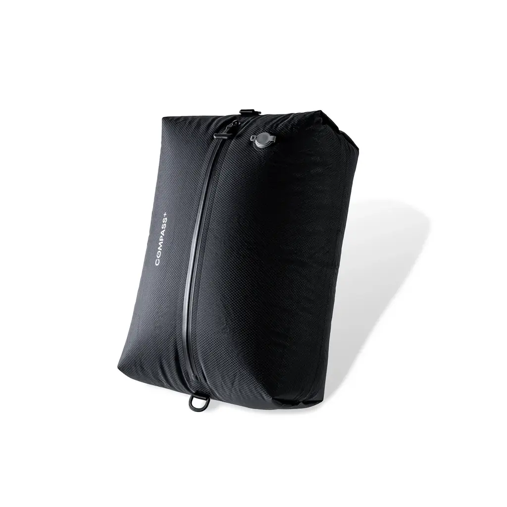 出先でのアイロン掛けの時間ゼロへ。 スーツを綺麗に持ち運べる大人のための鞄 画像 16