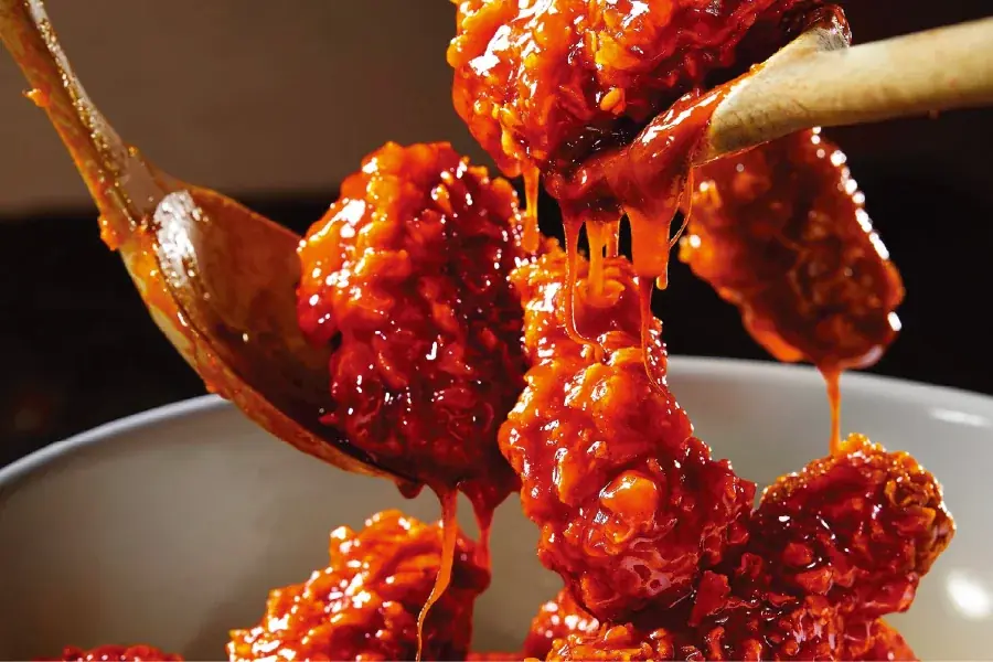 【bb.q オリーブチキン】サクッと、ぷりっと、えび三昧。えびとチキンの美味しい相乗効果が楽しい「えびフライバーガー」シリーズが新登場！ 画像 6