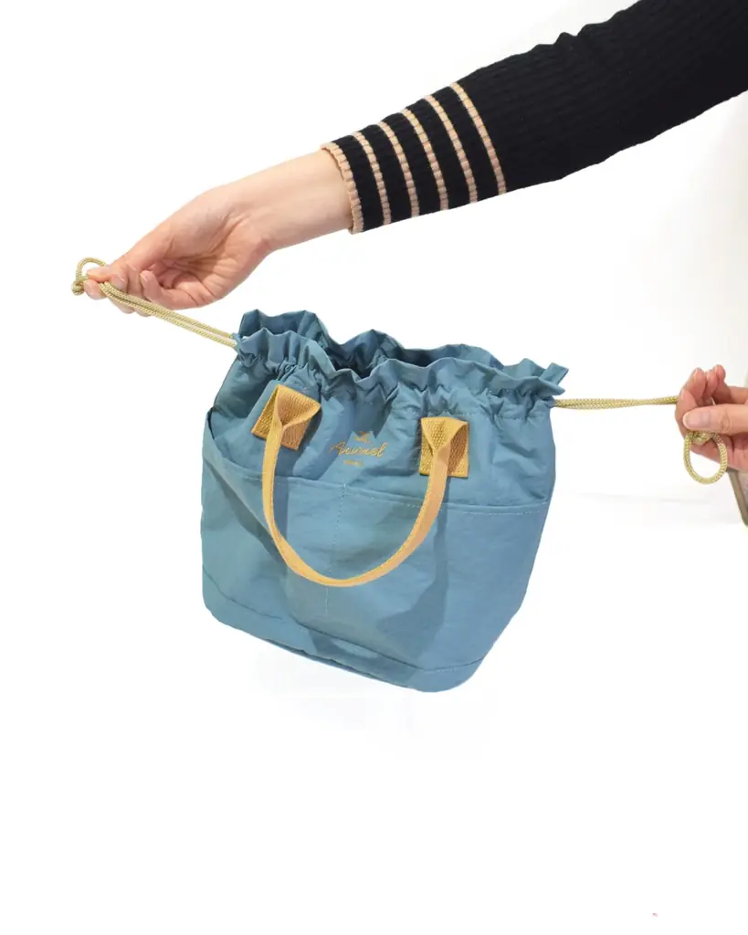 トレンド感ある巾着フォルム。毎日のランチタイムが楽しみになるランチバッグが登場！ 画像 2