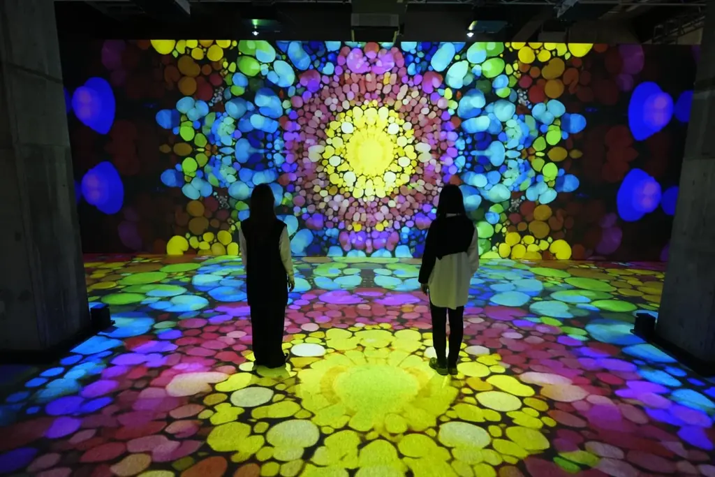 会期1カ月未満で来場5万人達成　NAKED meets ガウディ展