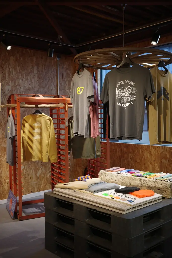 筑波山の中腹で、“ちょいワクの寄り道”はじまる。甘い土産屋「877」オープン 画像 10