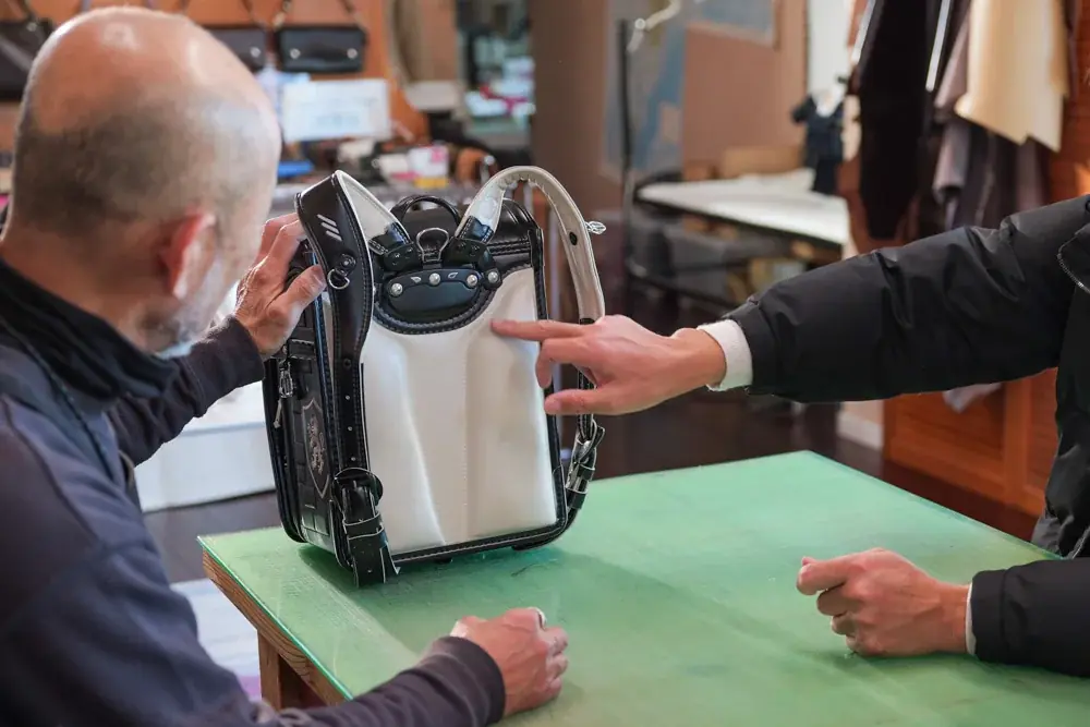 「しまい込む思い出」から「日常で使う宝物」へ。ランドセルをトートバッグに再生するカナーズ・ジャパンが春の予約受付をスタート。 画像 2