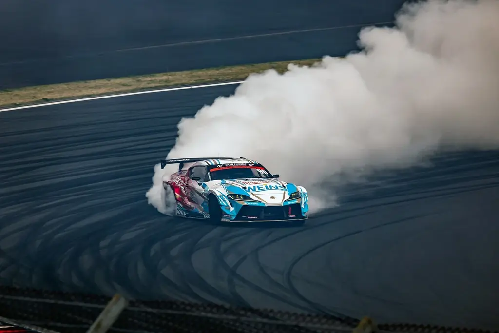 「第23回 国際オートアフターマーケットEXPO2026」に出展。「D1グランプリ」参戦のレースカーも展示。自動車整備やメンテナンスに便利な電動工具を体感できるブースを展開 画像 2