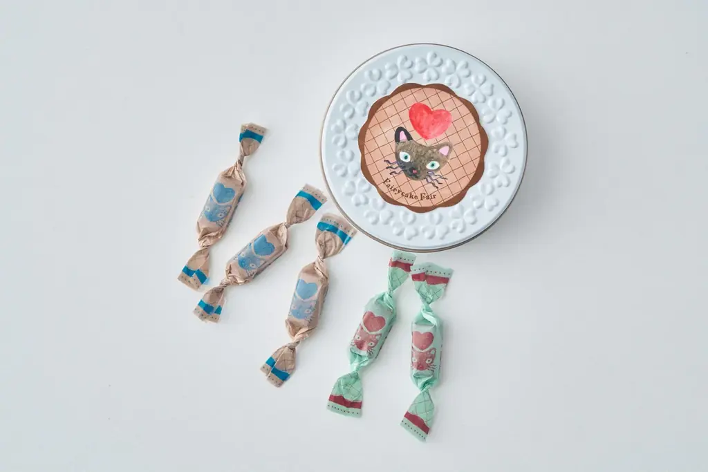 ネコを愛するすべての人へ贈る『フェアリーケーキフェアの猫の日2026』を開催！チャリティースイーツ「“神様のいたずら”ネコクッキー缶」ほか 画像 10