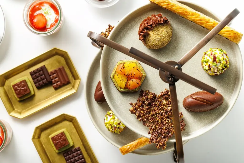 フランス・パリのショコラトリー「ル・ショコラ・アラン・デュカス」春らしいフレッシュフルーツを使った新作デザートや春限定アフタヌーンティー2/26（木）提供開始！ 画像 2