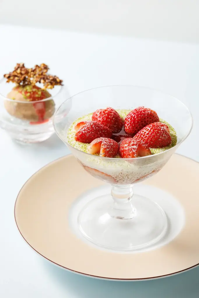 フランス・パリのショコラトリー「ル・ショコラ・アラン・デュカス」春らしいフレッシュフルーツを使った新作デザートや春限定アフタヌーンティー2/26（木）提供開始！ 画像 3