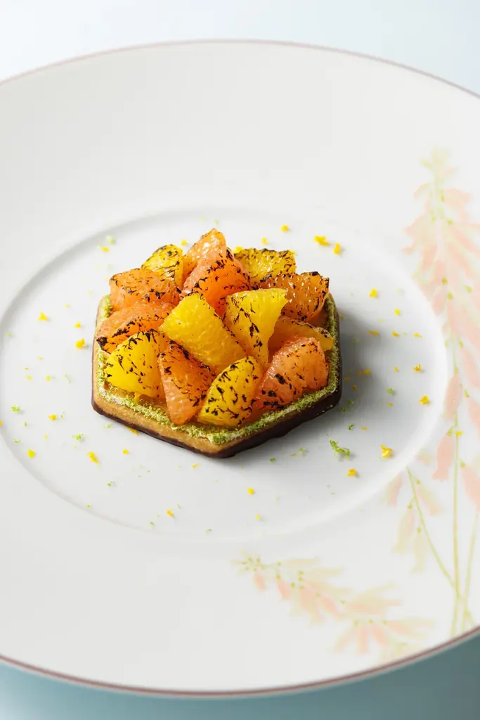 フランス・パリのショコラトリー「ル・ショコラ・アラン・デュカス」春らしいフレッシュフルーツを使った新作デザートや春限定アフタヌーンティー2/26（木）提供開始！ 画像 4