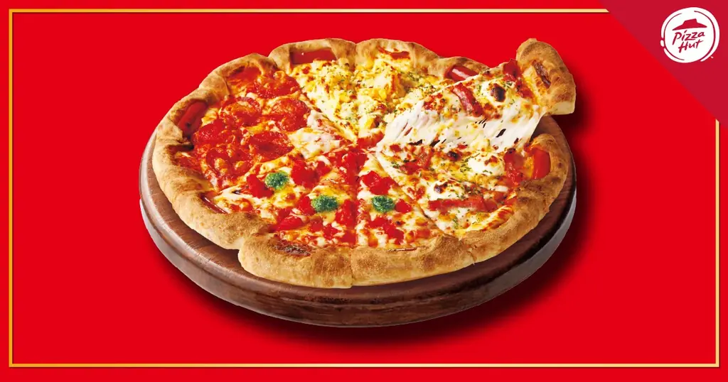 【スポーツファン必見！】ピザハットに「MVP（みみがボリューミーなピザ）」が再登場！チーズとソーセージを交互に巻いた、おトクな“二刀流”生地で自宅でのスポーツ観戦を盛り上げよう！ 画像 2