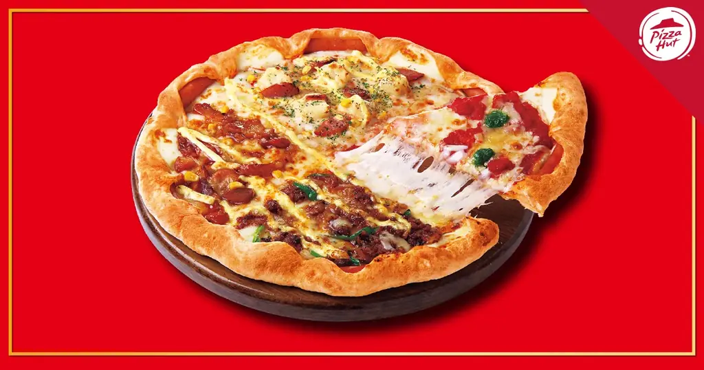 【スポーツファン必見！】ピザハットに「MVP（みみがボリューミーなピザ）」が再登場！チーズとソーセージを交互に巻いた、おトクな“二刀流”生地で自宅でのスポーツ観戦を盛り上げよう！ 画像 3