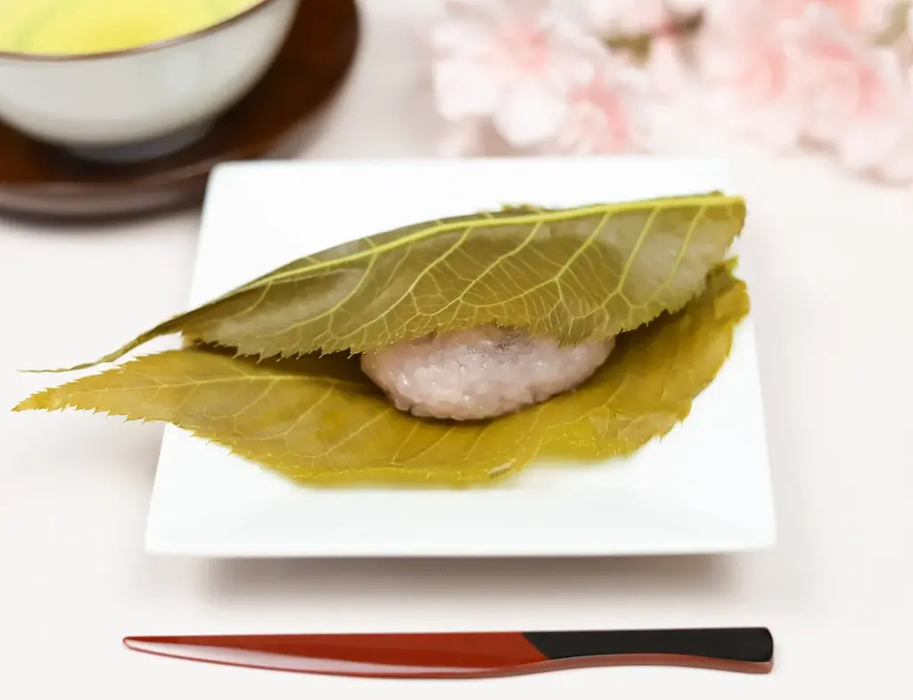 春の和歌山・串本と古座川をめぐる2つのお花見旅。国指定天然記念物「一枚岩」と老舗和菓子が彩る、地域とつながる春限定プラン【メルキュール和歌山串本リゾート＆スパ】 画像 13