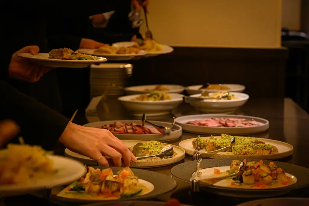 大阪赤レンガ倉庫 フレンチレストラン「LA VIE 1923」で特別な歓送迎会プラン販売開始～クラシックカーミュージアム見学無料特典付き～ 画像 2