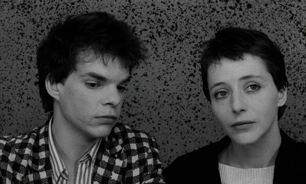 「レオス・カラックス×H.P.FRANCE」タイアップキャンペーン第2弾。スペイン発「デ・ドゥエ」より、4Kレストア版上映記念のコラボTシャツを発売！ 画像 16