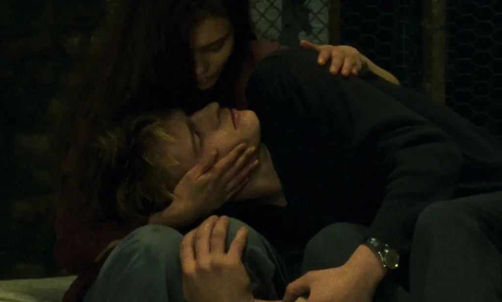 「レオス・カラックス×H.P.FRANCE」タイアップキャンペーン第2弾。スペイン発「デ・ドゥエ」より、4Kレストア版上映記念のコラボTシャツを発売！ 画像 17