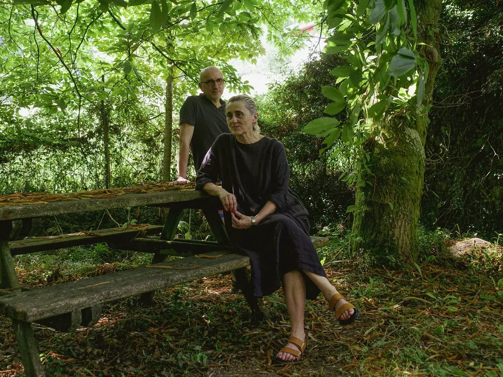 「レオス・カラックス×H.P.FRANCE」タイアップキャンペーン第2弾。スペイン発「デ・ドゥエ」より、4Kレストア版上映記念のコラボTシャツを発売！ 画像 2