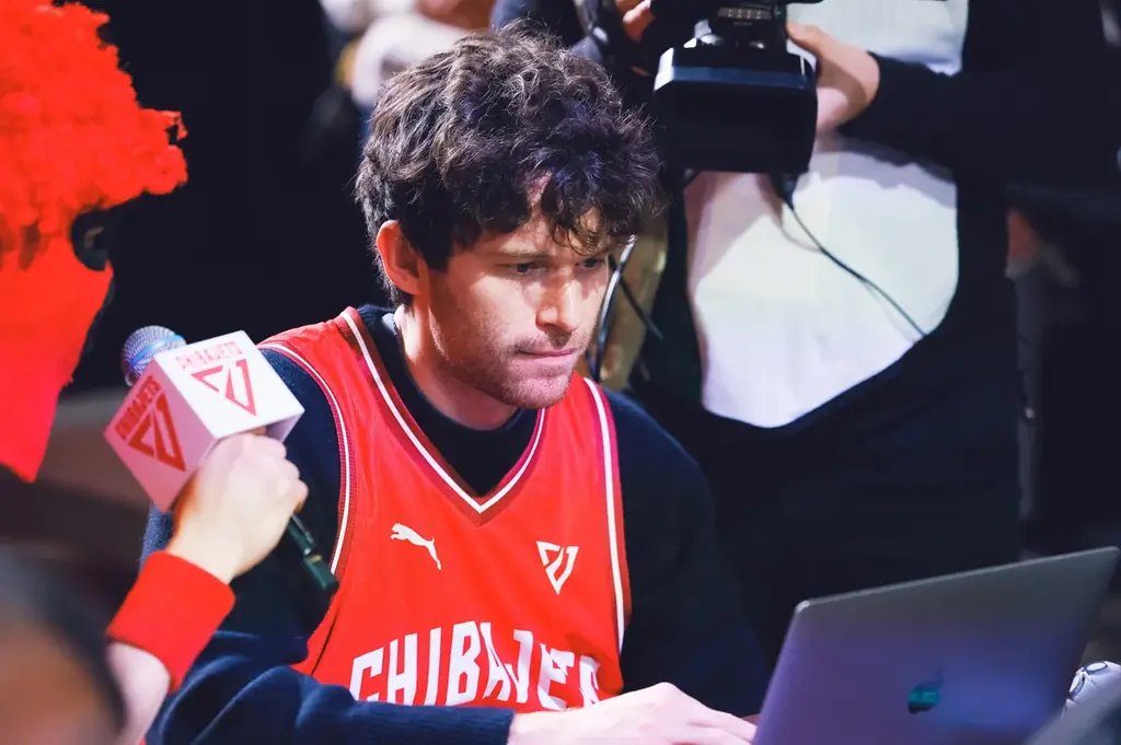 【千葉ジェッツ】Bリーグ初「NBA PAINT × 千葉ジェッツ」コラボ、グッズ完売に加え、異例の“クリエイティブ・ジャック”でファンを魅了！ 画像 3