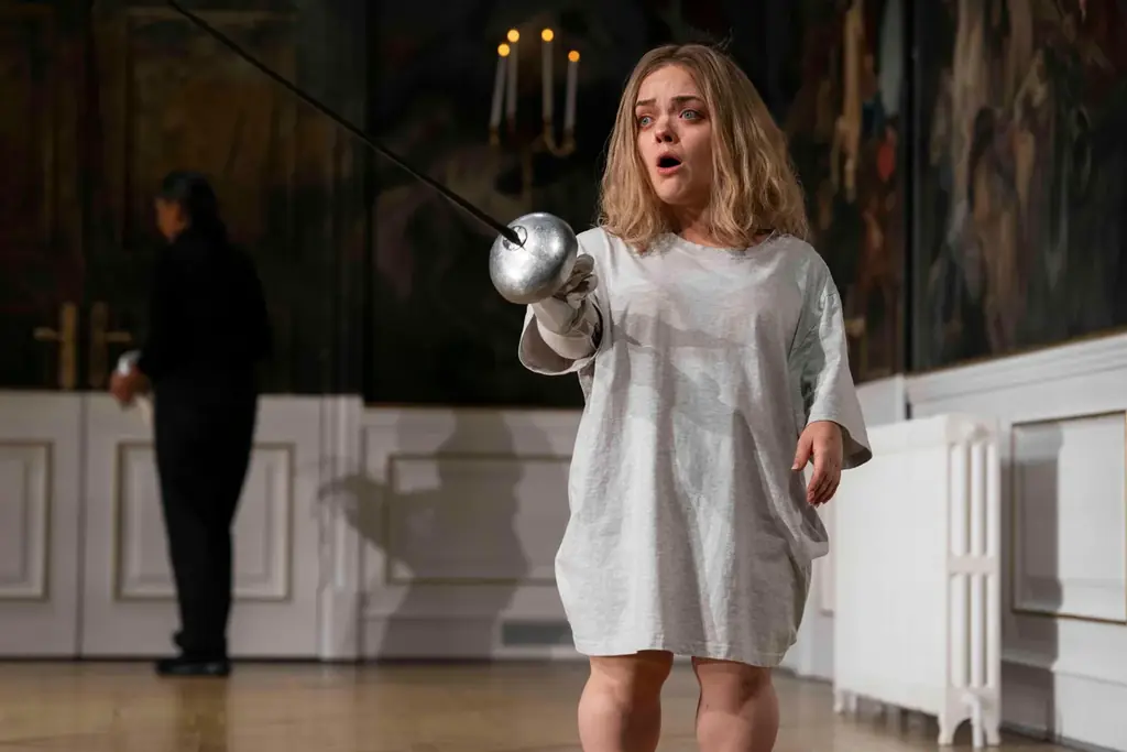 2/13（金）公開 ナショナル・シアター・ライブ(NTLive)『ハムレット』の本編からハムレットとオフィーリアの独白シーンが公開になりました！ 画像 2