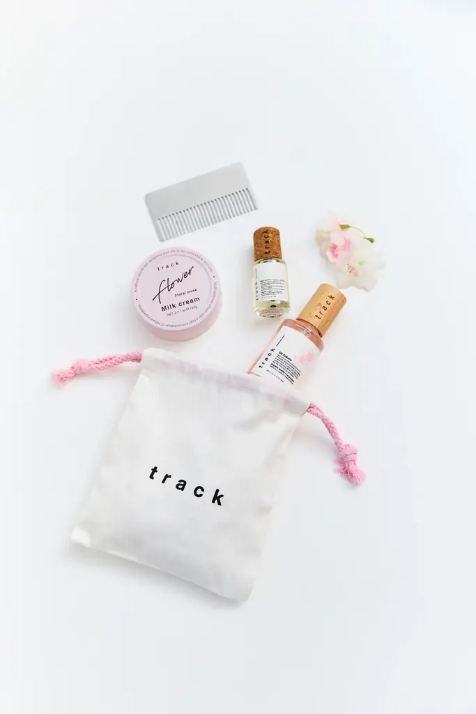 trackより、桜香るオイルが今年も季節限定で登場。ファブリックミストとキャンドルもリリース！ 画像 7