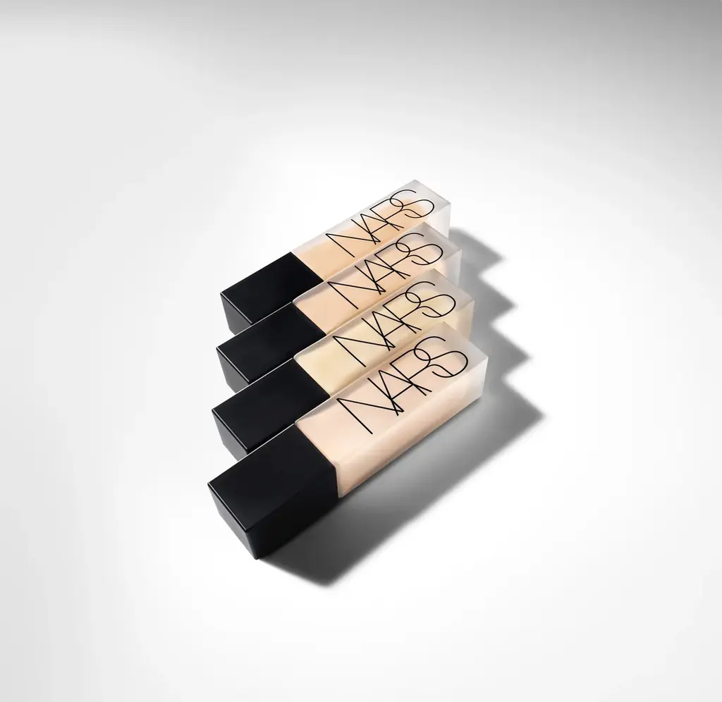 NARSファンデーション新時代の幕開け。フランソワ・ナーズが追求し続けてきた軽やかさと透明感はそのままに、毛穴カバレッジを極めた「ナチュラルロングウェア ファンデーション」が誕生! 画像 2