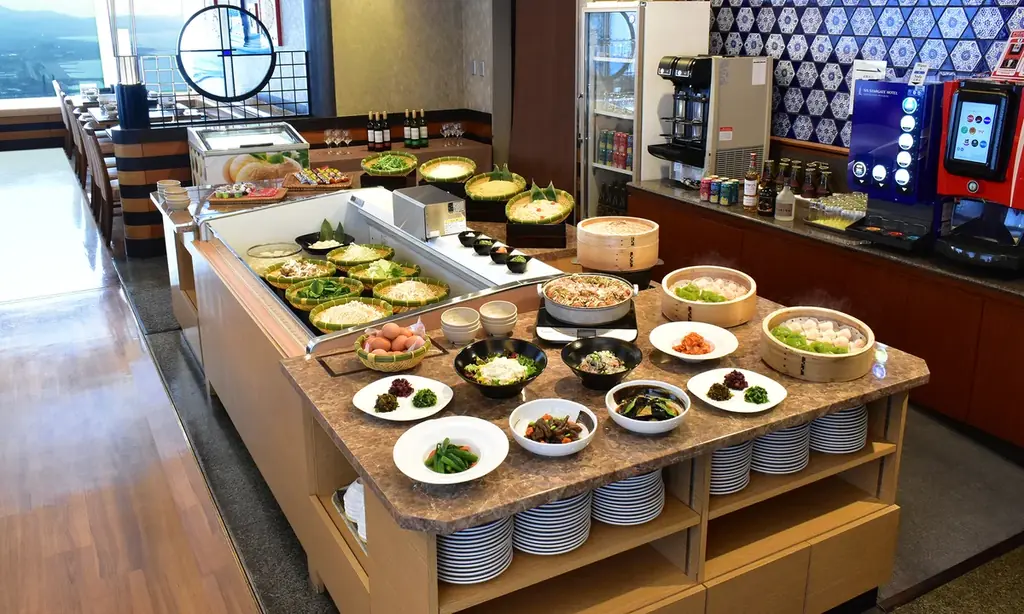 【スターゲイトホテル関西エアポート】52階 しゃぶしゃぶ食べ放題に「おばんざい風大皿料理」と「点心」が加わりました 画像 1