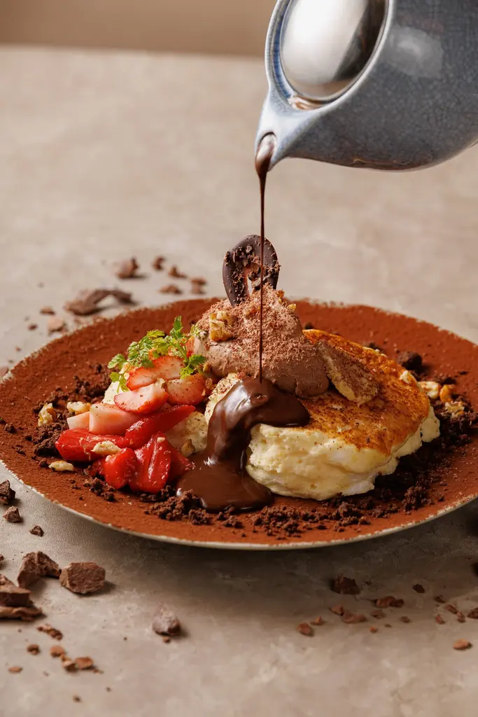 みなとみらい「The Blue Bell」より、Minimalのチョコレートを味わう期間限定メニューが登場！パンケーキ・ホットチョコレート・アフタヌーンティーで楽しむ、カカオの世界 画像 1