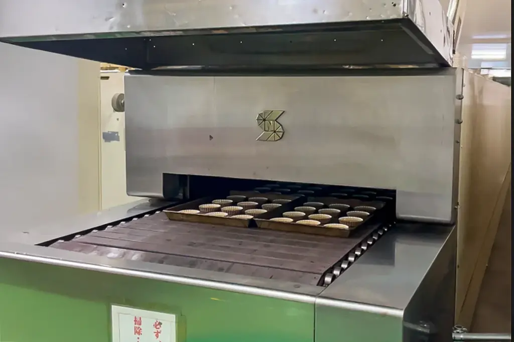 【桜スイーツ人気No.1】口の中で、桜の花が舞うような味わい。ふんわりシフォン食感の「桜マドレーヌ」が2/8より登場 画像 7