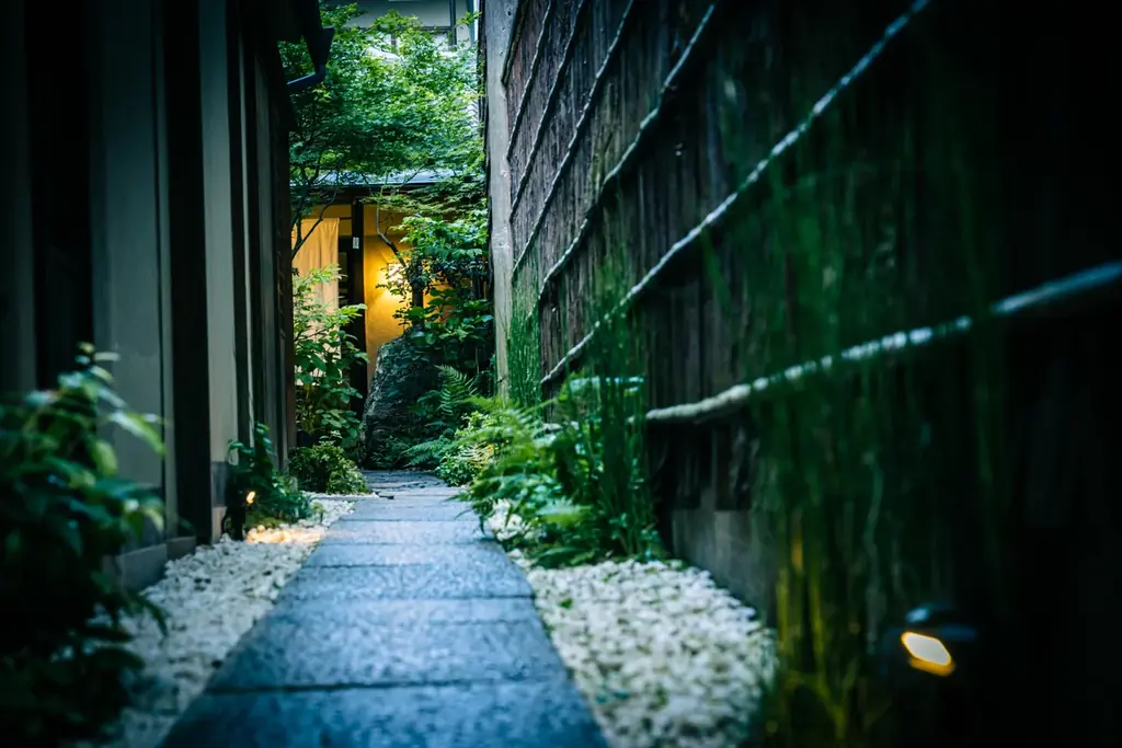 【2026年2月21日(土)〜3月1日(日)期間限定】京都三条 箔・３ブランド和牛の贅沢！肉寿司とすき焼きで味わう特別プランを販売 画像 3