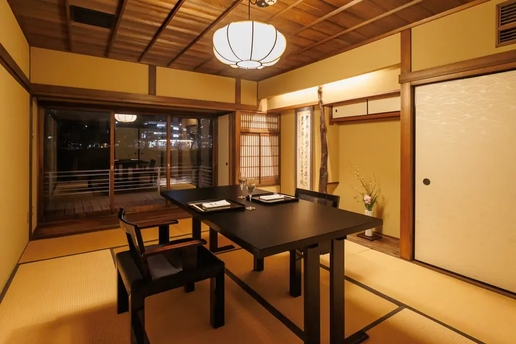 【2026年2月21日(土)〜3月1日(日)期間限定】京都三条 箔・３ブランド和牛の贅沢！肉寿司とすき焼きで味わう特別プランを販売 画像 6