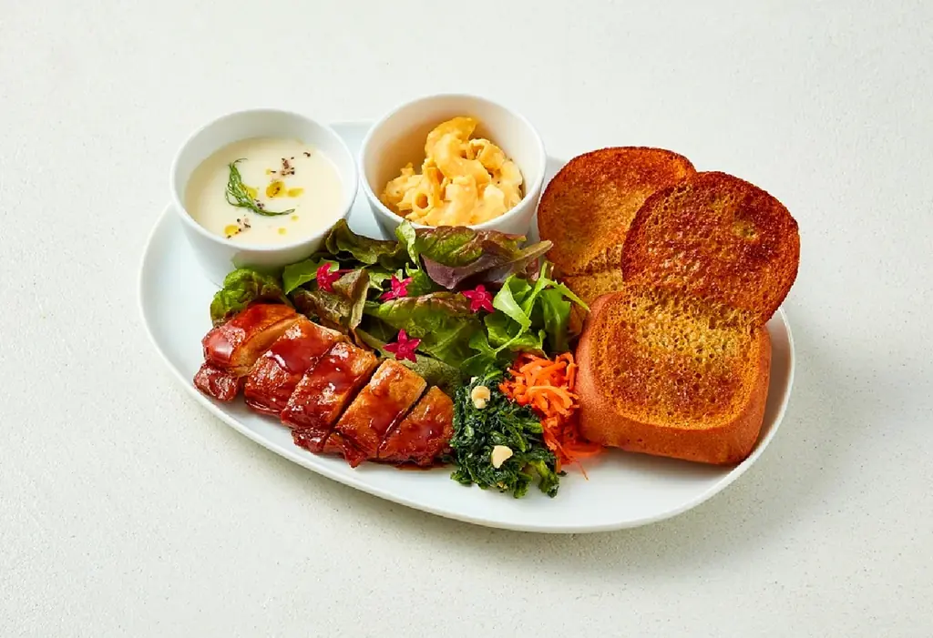 enoak × ZENB｜新商品「ZENBブレッドふわもちロール」を味わう“春待ちプレート”を期間限定提供 画像 2