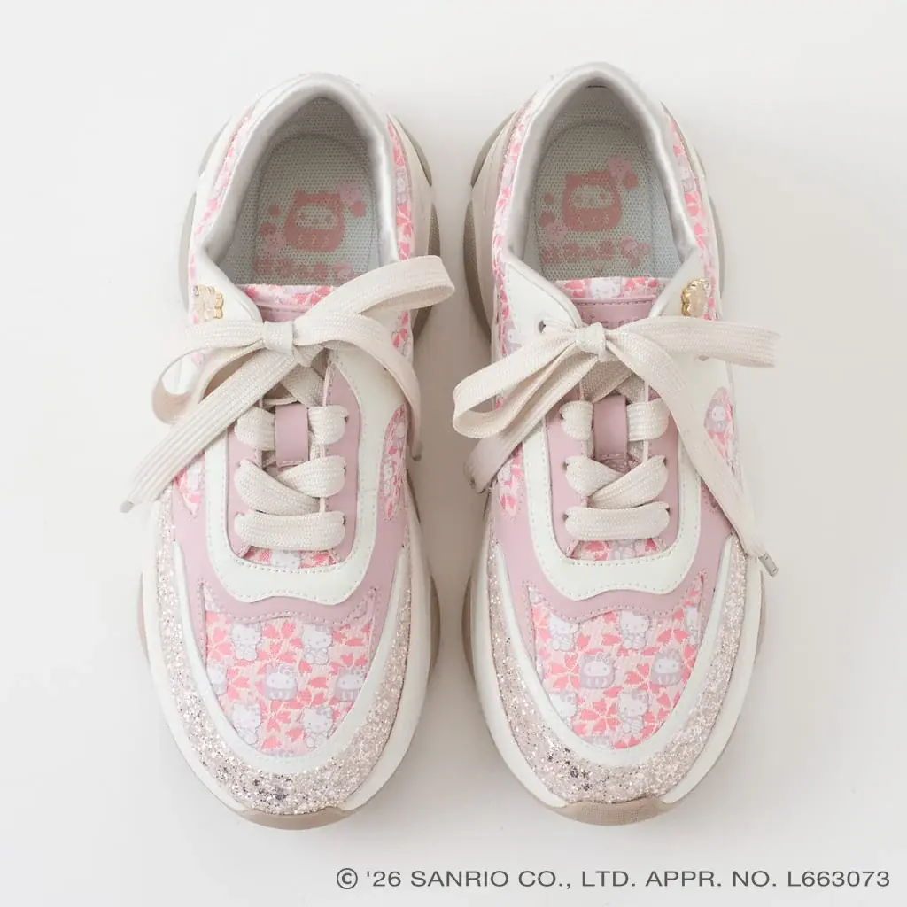 「Sanrio characters × DIANA」桜柄の西陣織にハローキティ柄をプリントした特別感溢れる素材を使用した新シリーズが登場！ 画像 11