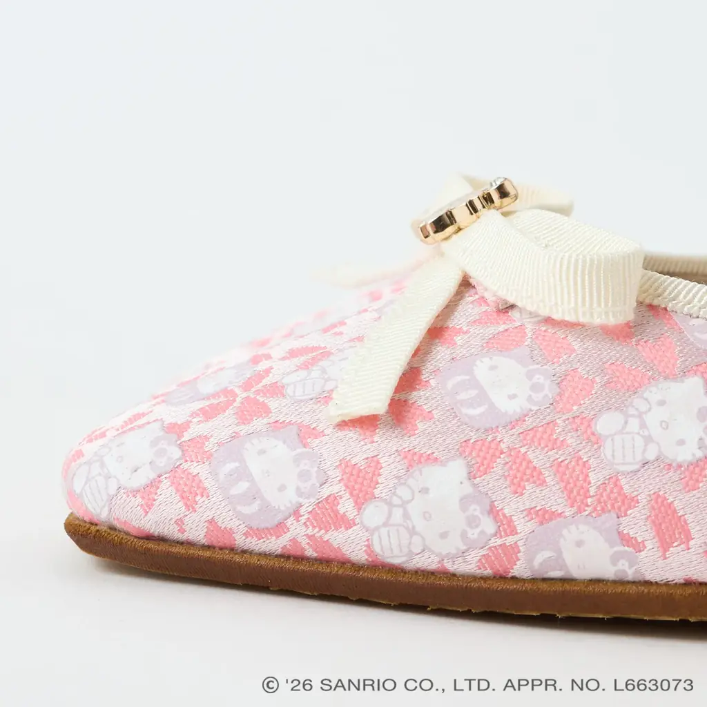「Sanrio characters × DIANA」桜柄の西陣織にハローキティ柄をプリントした特別感溢れる素材を使用した新シリーズが登場！ 画像 6