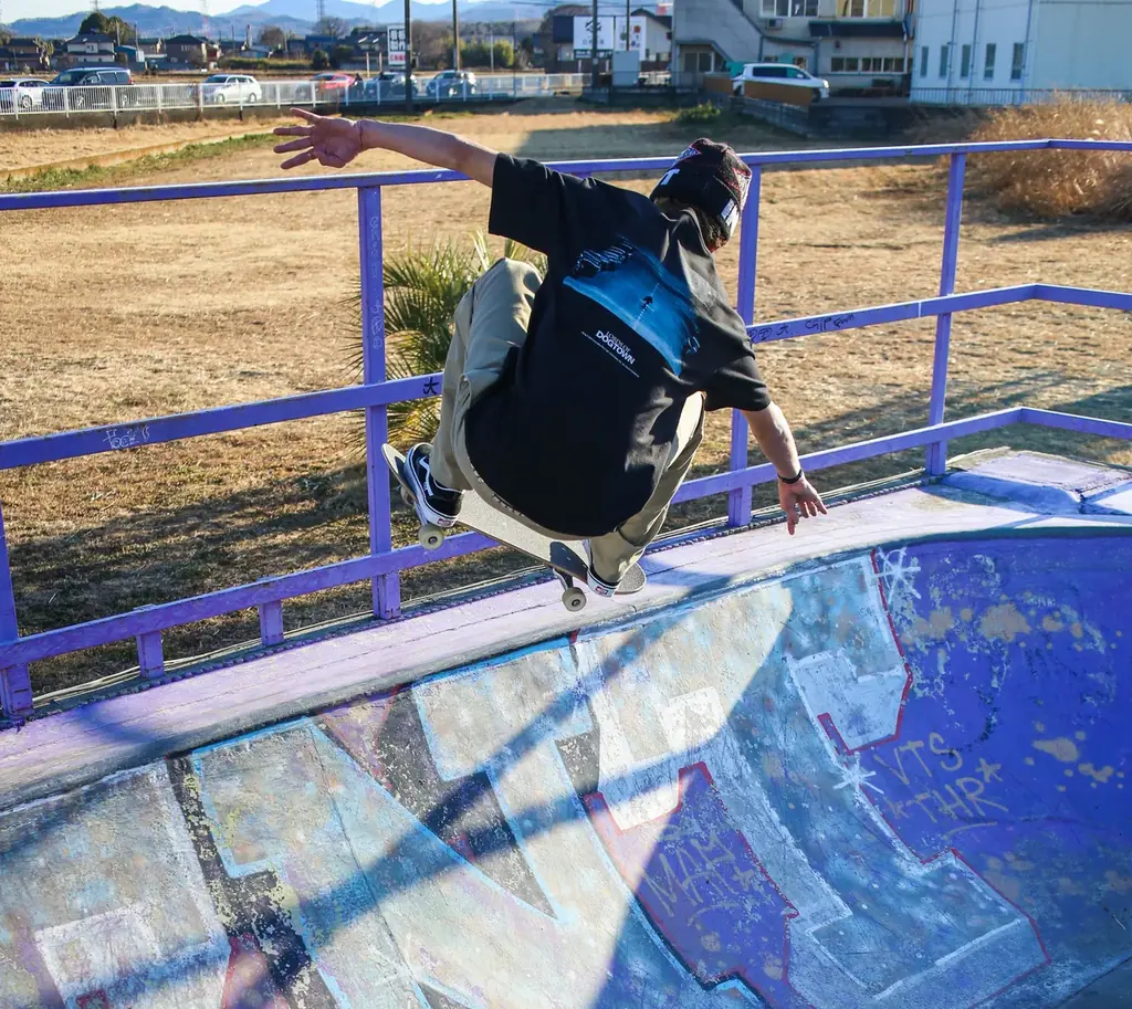 ストリートカルチャー映画 不朽の名作『ロード・オブ・ドッグタウン』日本公開20周年を記念した限定Tシャツが2/10（火）より受注販売決定！ 画像 3