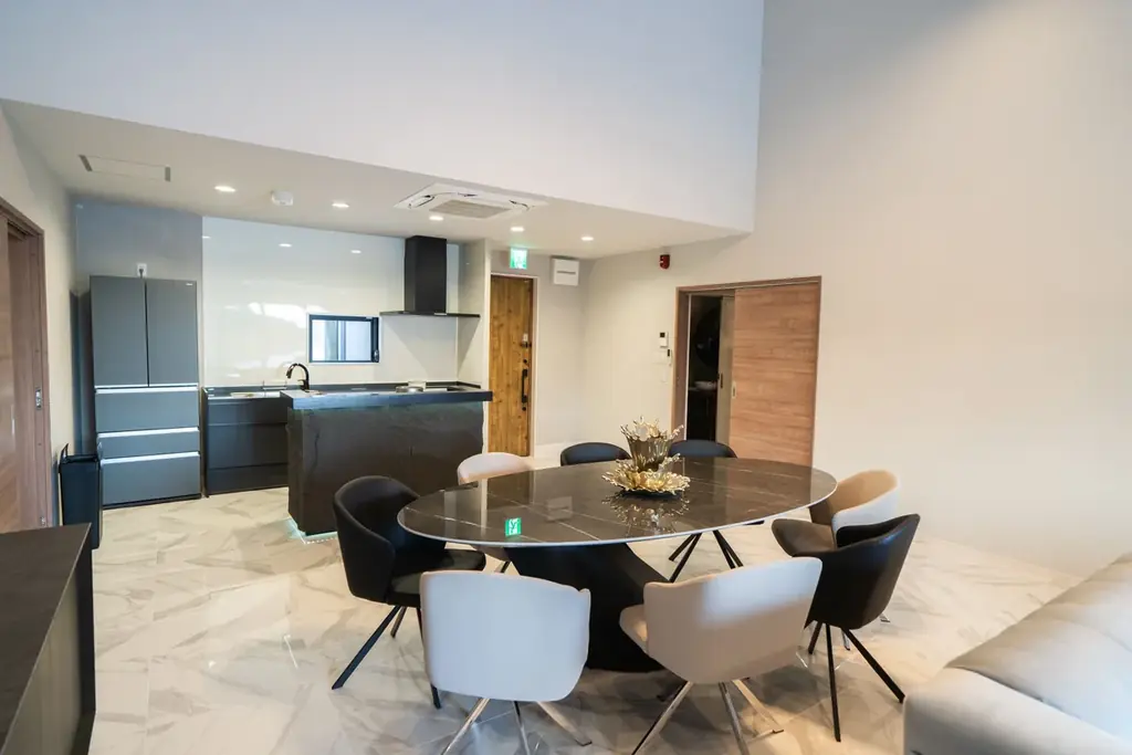 【新掲載】最大10名で1名9,800円〜「日本の夕陽百選」英虞湾を望む、サウナ＆プール付き1棟貸切ヴィラ「Others ～アザーズ伊勢志摩～」が特定日限定プランを販売開始 画像 3