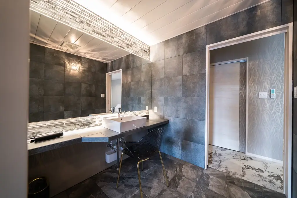 【新掲載】最大10名で1名9,800円〜「日本の夕陽百選」英虞湾を望む、サウナ＆プール付き1棟貸切ヴィラ「Others ～アザーズ伊勢志摩～」が特定日限定プランを販売開始 画像 5