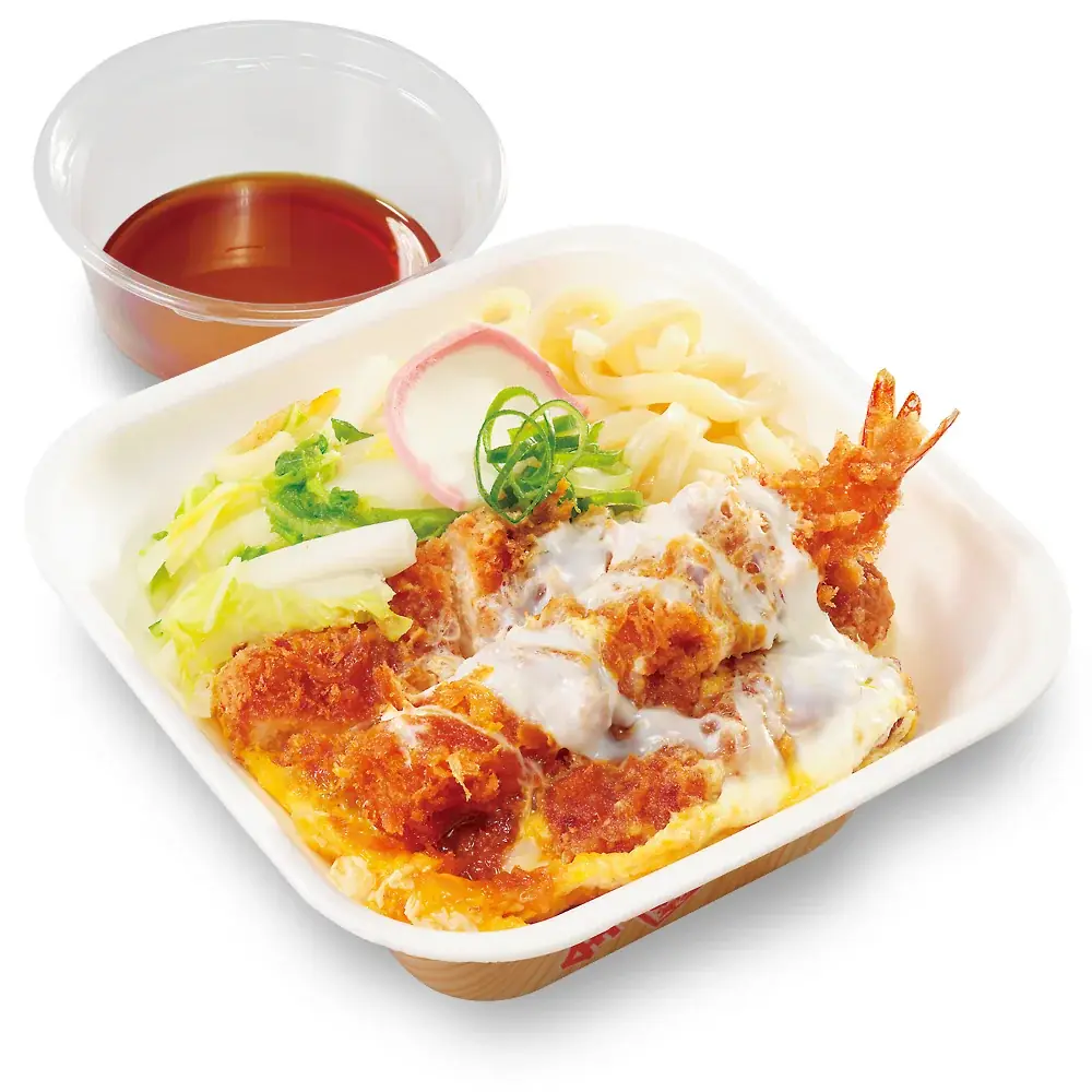 【あつあつ、ぐつぐつ】「鍋焼きカツ煮定食」かつやに新登場。ロースカツに海老フライ、〆のうどんまで全部のせ！ 画像 4
