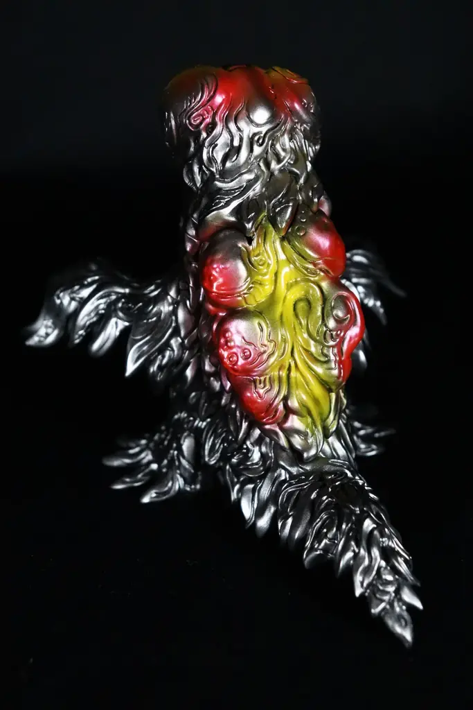 CCPJAPANの送る新たなレトロソフビシリーズ『ミドルサイズシリーズ ゴジラCREATION』第2弾として、造形作家「イササ」氏のデザインした「ヘドラ」が2種で登場！ 画像 6