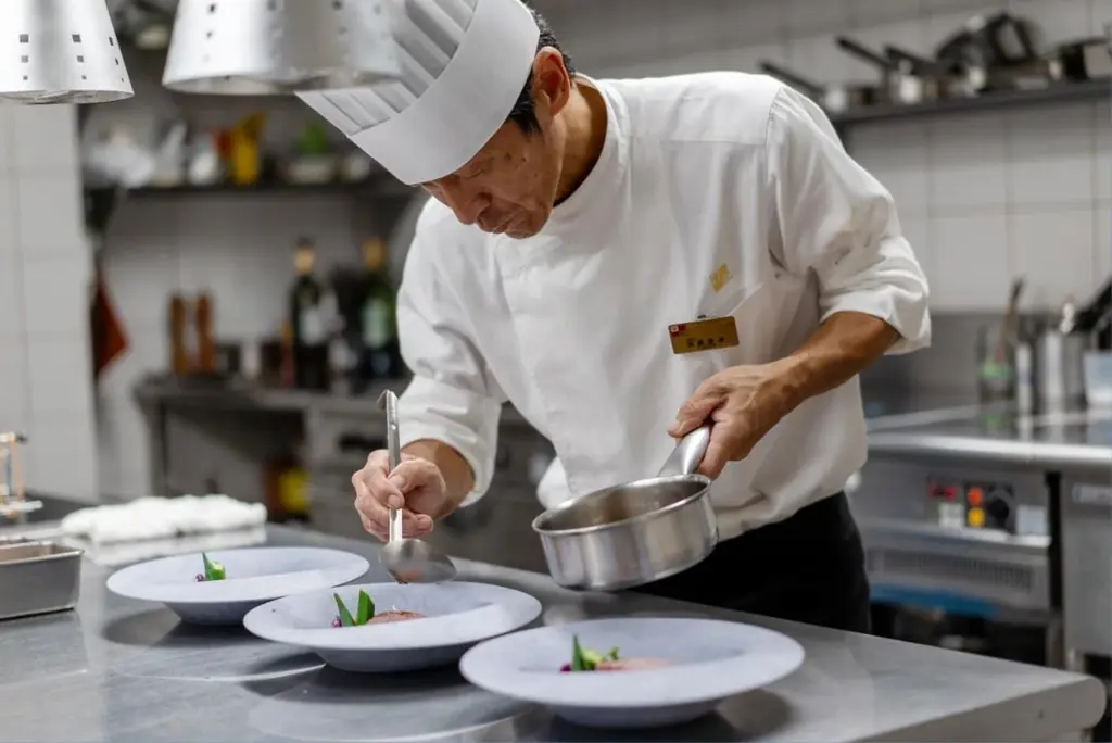 【オリエンタルヒルズ沖縄】桜をテーマに、フレンチ・鮨・鉄板焼きのコラボレーションフルコース ー3人のシェフが織りなす美食の饗宴ー 画像 2