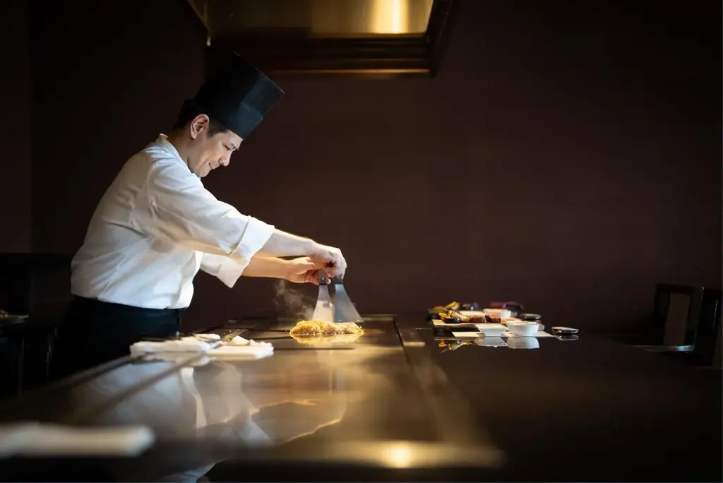 【オリエンタルヒルズ沖縄】桜をテーマに、フレンチ・鮨・鉄板焼きのコラボレーションフルコース ー3人のシェフが織りなす美食の饗宴ー 画像 3