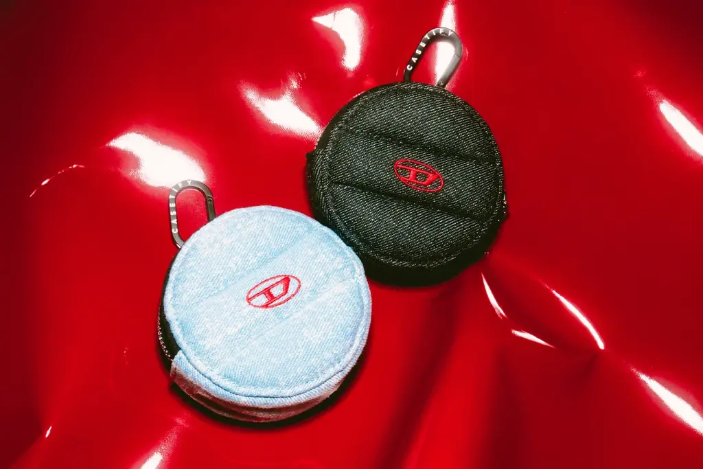 【CASETiFY】「DIESEL + CASETiFY」待望の第2弾、モードと機能美が融合する最新テックアクセサリー 画像 3