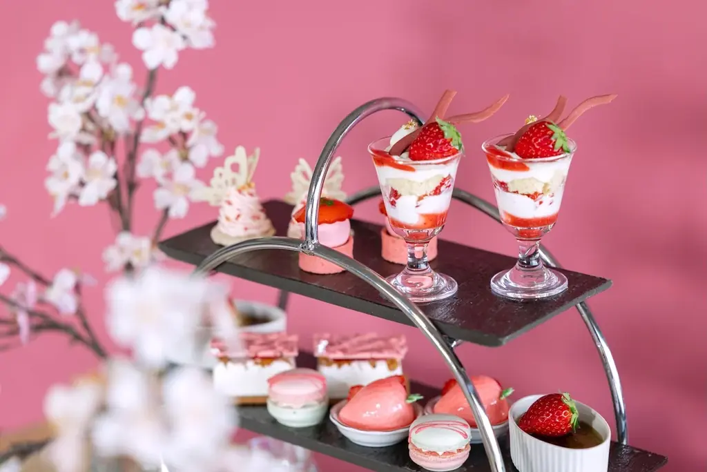 【４種の国産苺を食べ比べ】Quattro Strawberry Afternoon Tea Set ～春めくストロベリー～ 画像 5