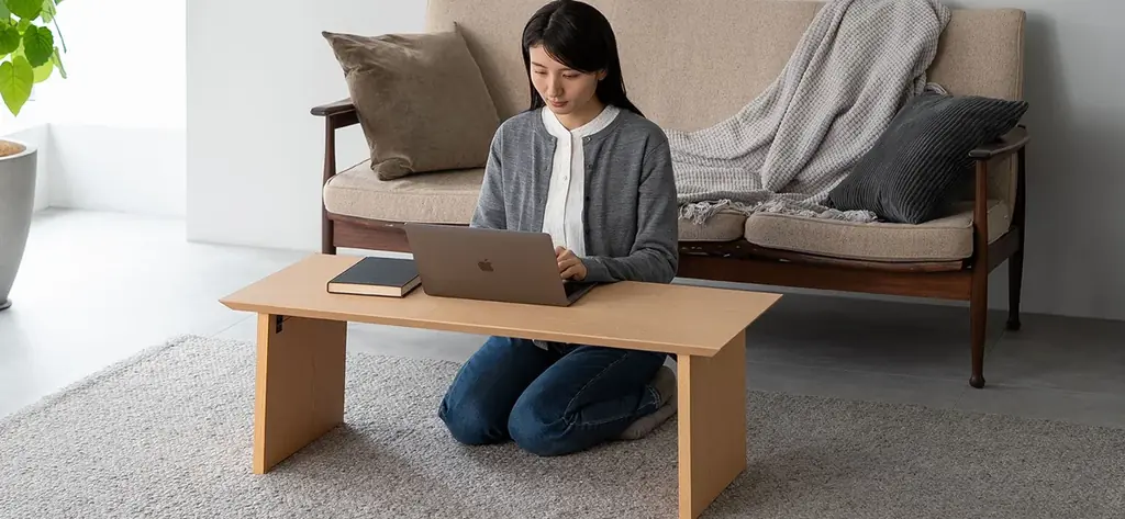 たためばなんと約5cm！使わない時はペタンコに折りたためるリビングテーブル『FLATTA（フラッタ）』が新登場。日本の優れた折りたたみ文化を現代の暮らしに合わせてリバイバルしました。 画像 3