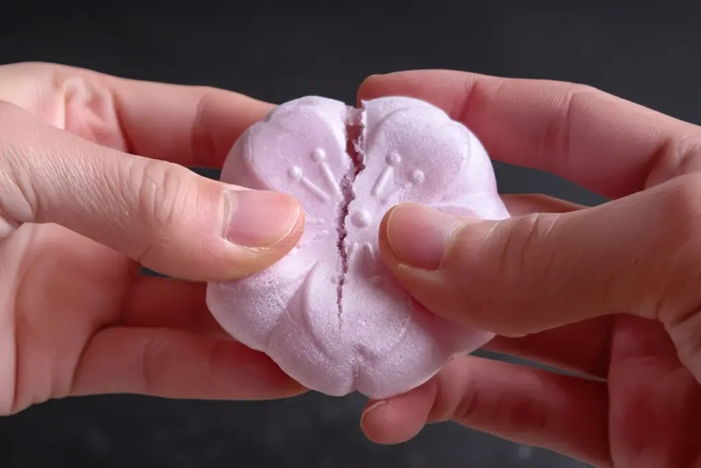 【春限定】ねっちゃり濃厚“食べる桜”が今年も登場！もち米の王様・こがね餅の最中皮×静岡県産桜葉入り餡で味わう「さくら最中」 画像 5