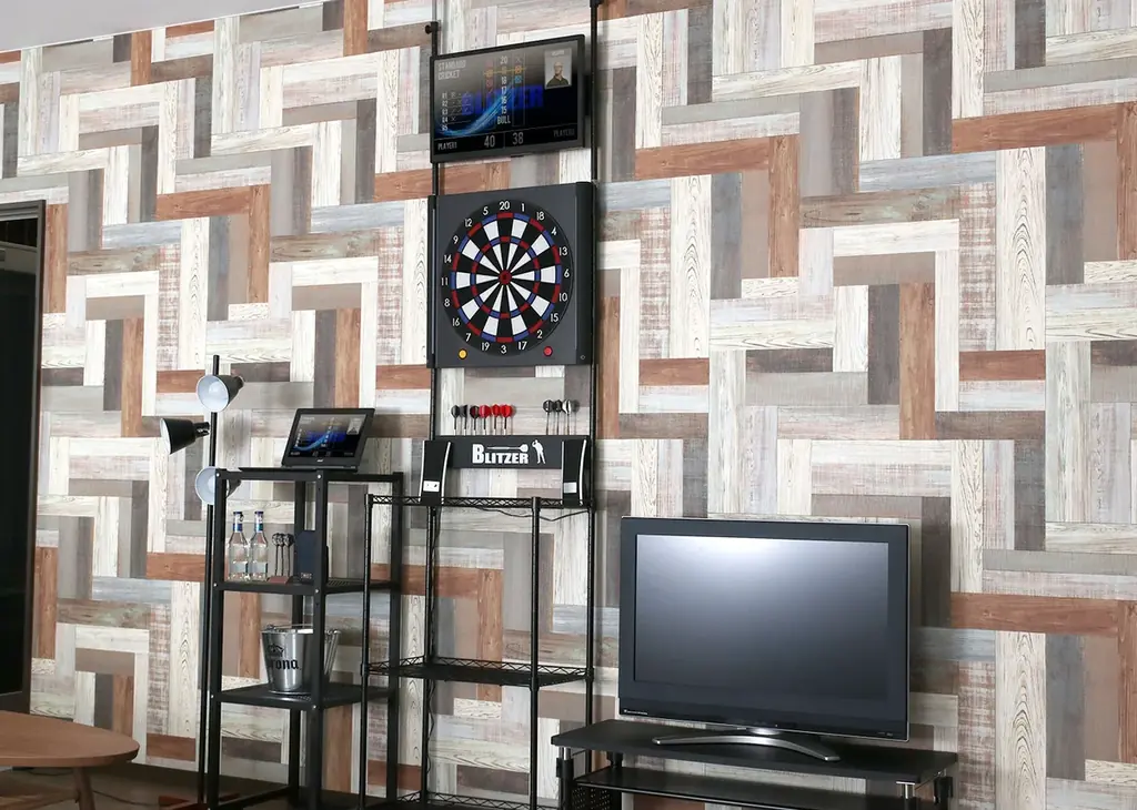 【脱・生活感】自室を「理想のダーツ部屋」へ！ゲーム機や日用品まで隠して収納できる、メタルフレームダーツスタンドが登場。 画像 13