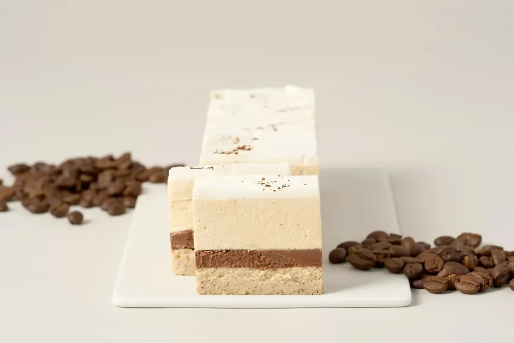 2月21日発売｜Minimal×ONIBUSの4層生ガトーショコラ