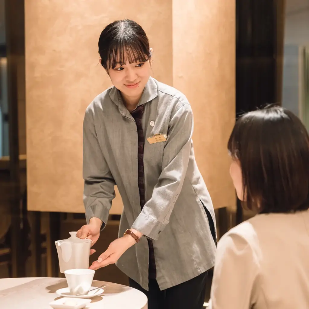 【リーガロイヤルホテル京都】春めく苺のスイーツを詰め込んだ、バスケット仕立てのアフタヌーンティー「ピクニック アフタヌーンティーセット」販売 画像 4